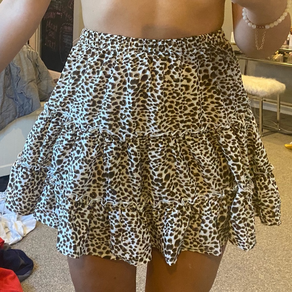 leopard print mini skirt